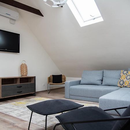 Apartman Veritas Mikulov Luaran gambar