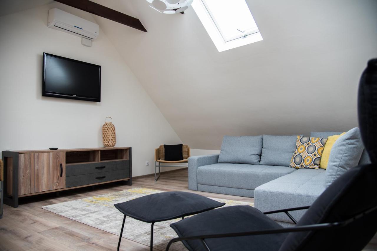 Apartman Veritas Mikulov Luaran gambar